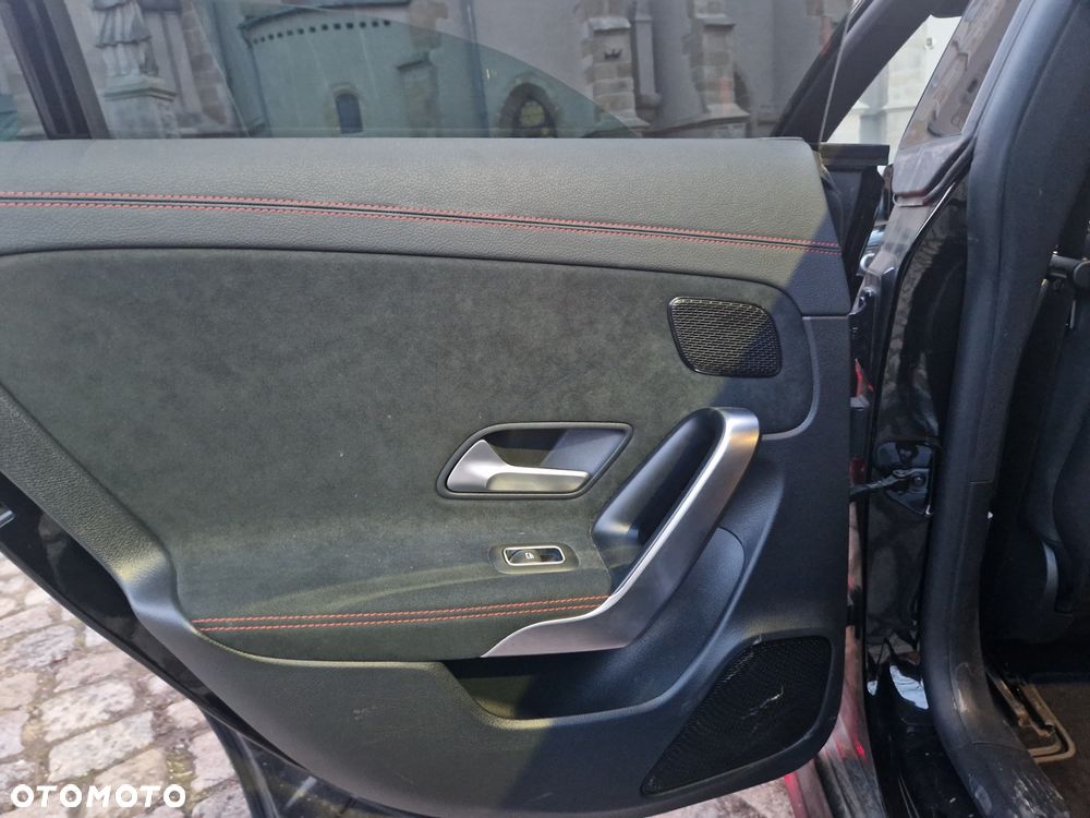Mercedes-Benz CLA 200 AMG Line 7G-DCT - 8