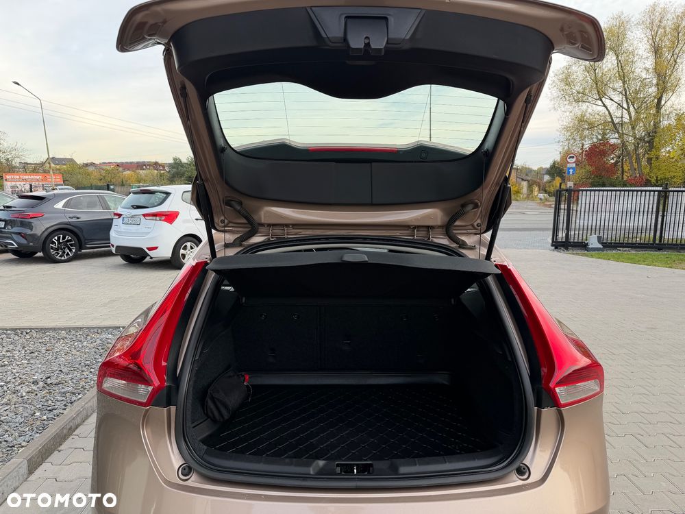 Volvo V40 D3 Geartronic Summum - 24