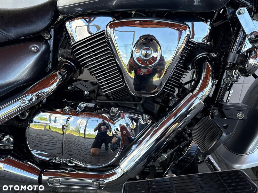 Suzuki Intruder - 32