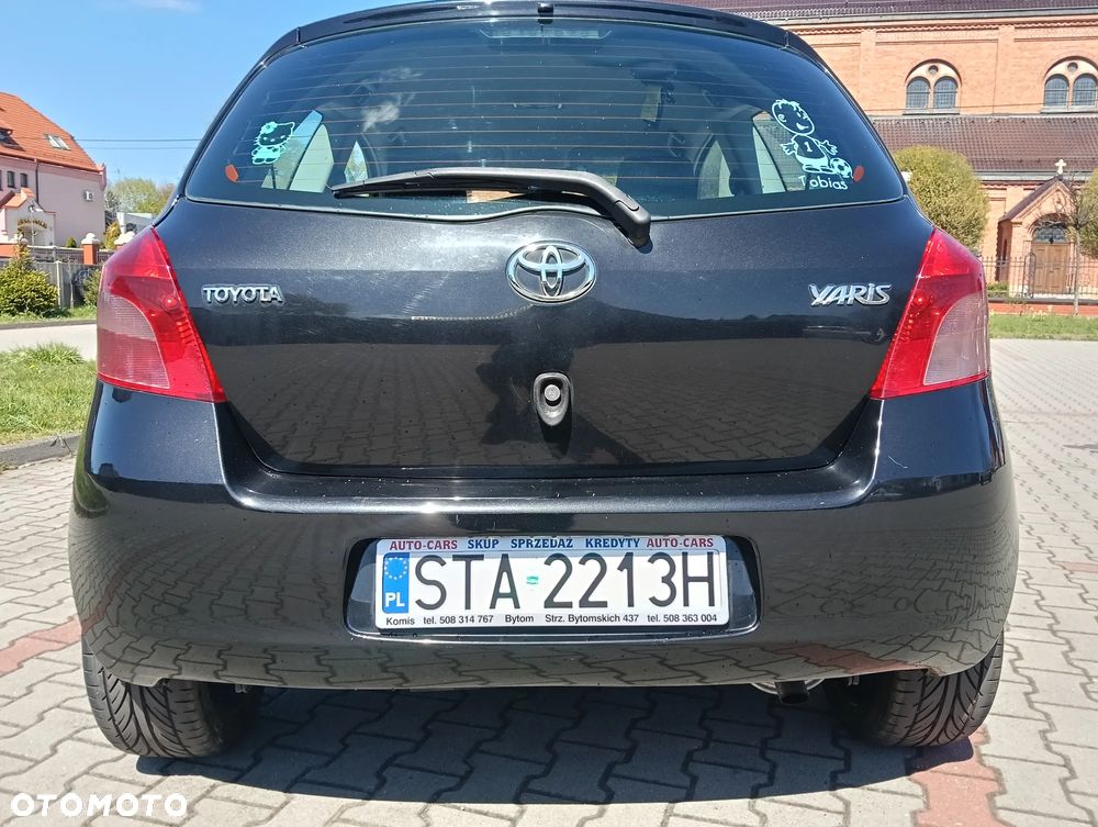 Toyota Yaris 1.3 Luna Premium - 4