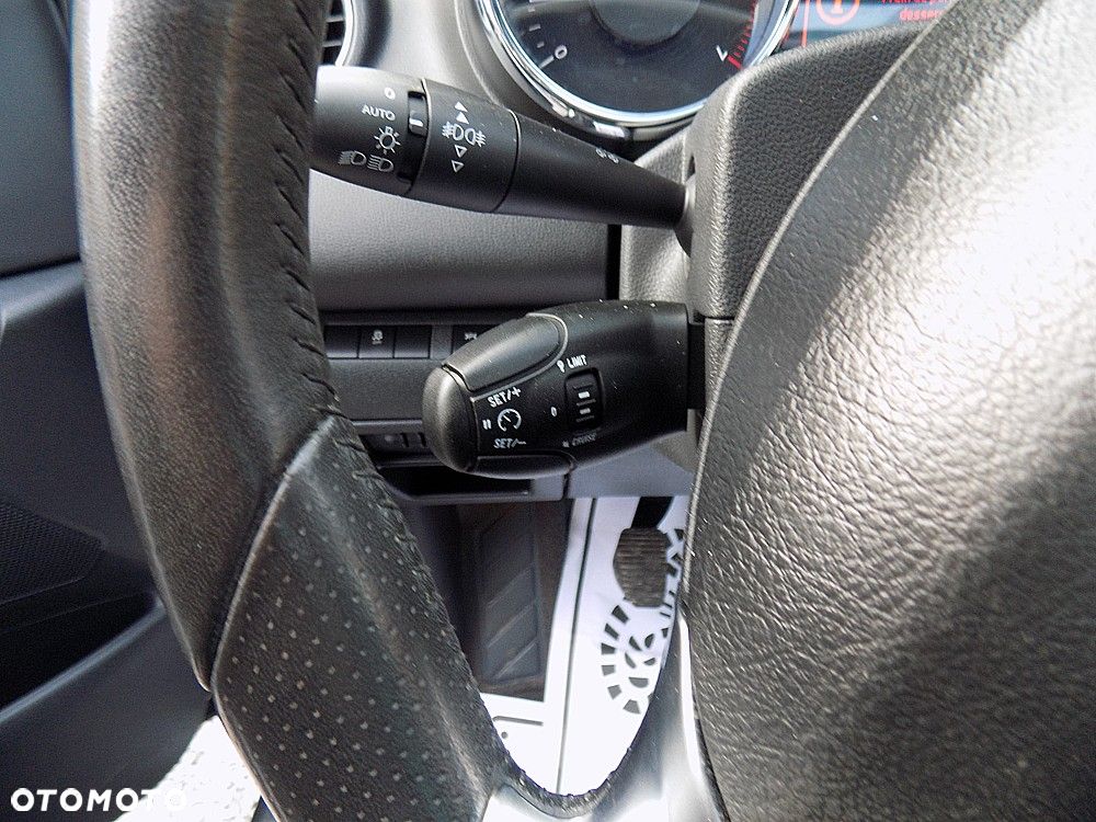 Peugeot 3008 PureTech 130 Stop & Start GPF Allure - 12