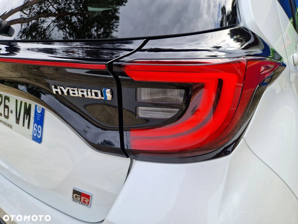 Toyota Yaris Hybrid 1.5 GR Sport - 38