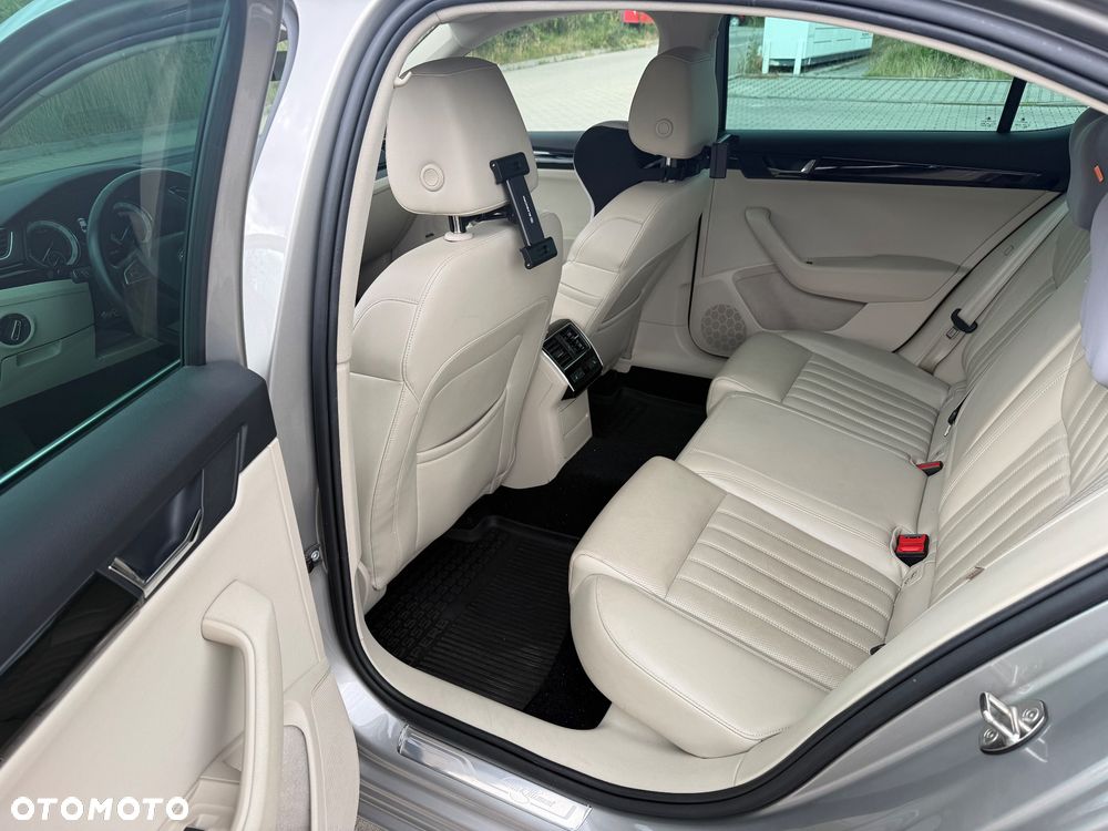 Skoda Superb 2017 photo 5