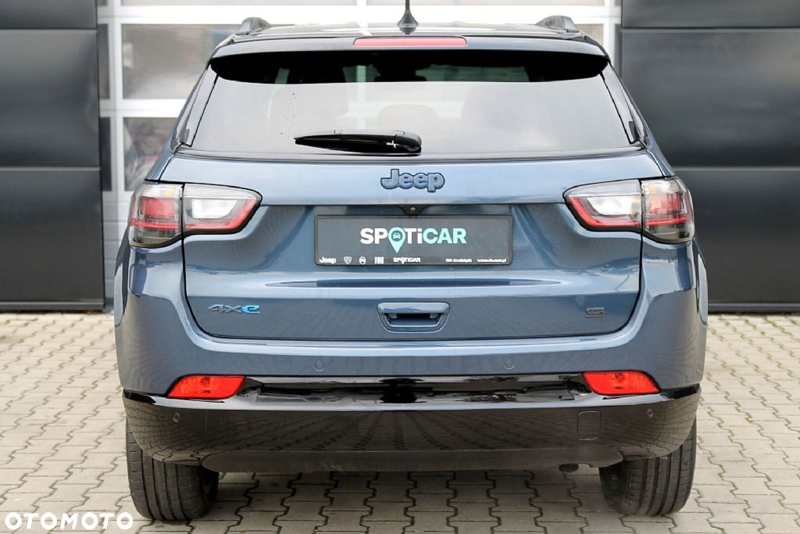 Jeep Compass - 10