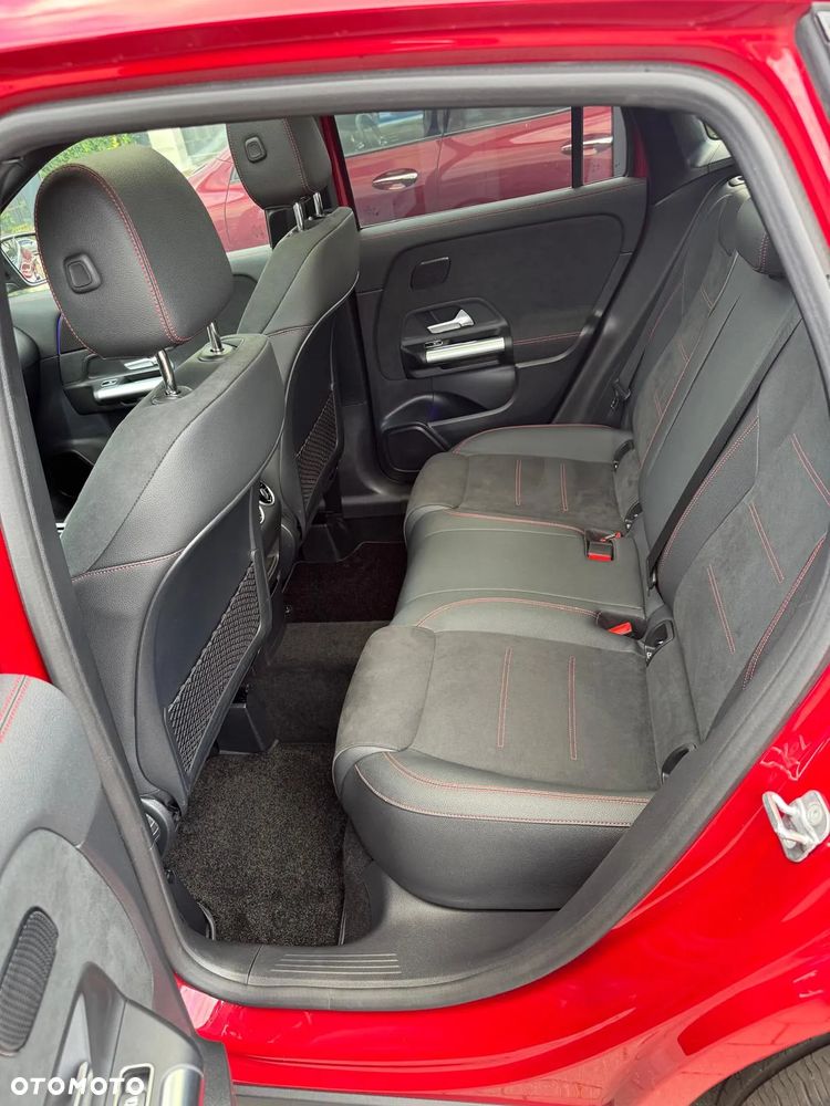 Mercedes-Benz GLA 200 d 4Matic 8G-DCT Style - 13