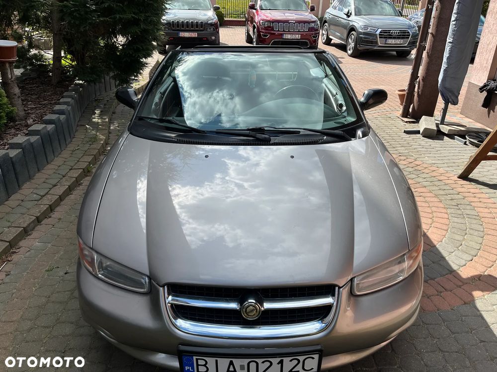 Chrysler Stratus - 4