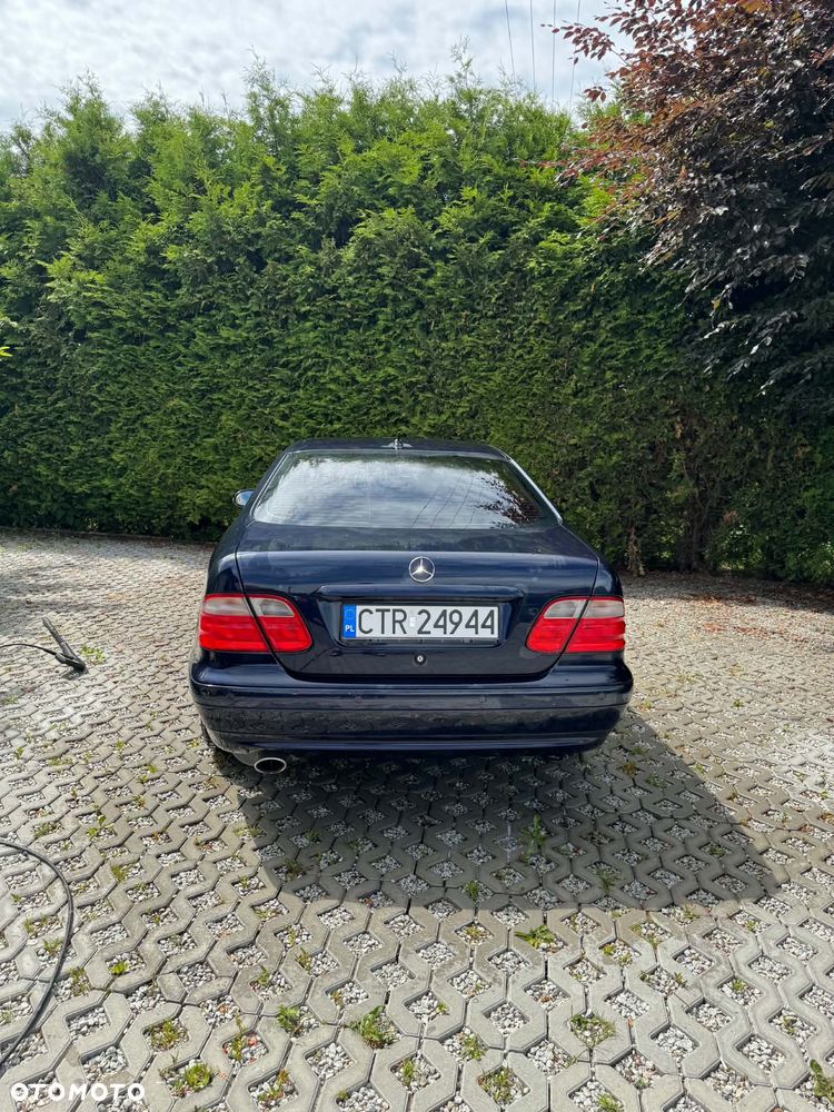 Mercedes-Benz CLK - 4