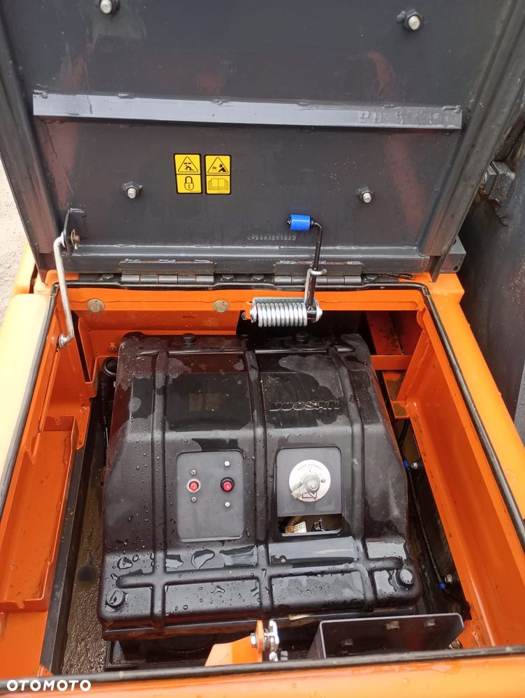 Doosan 255 LC-5 - 12