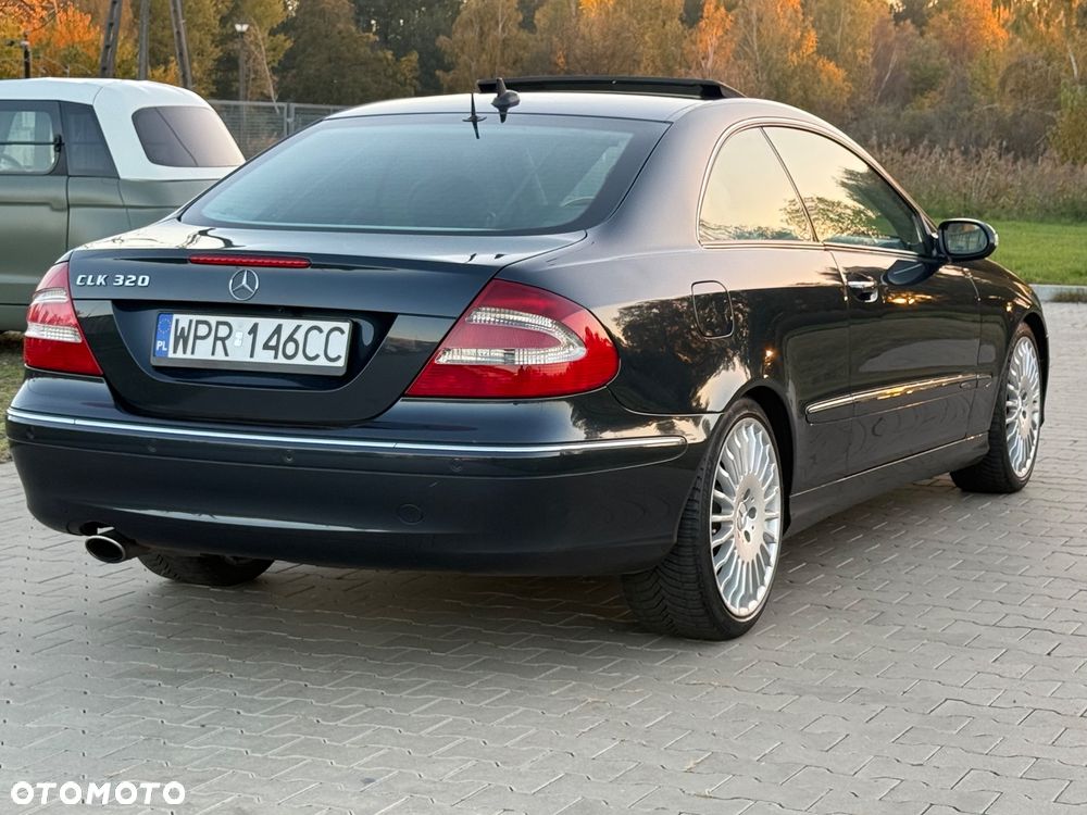 Mercedes-Benz CLK 320 - 13