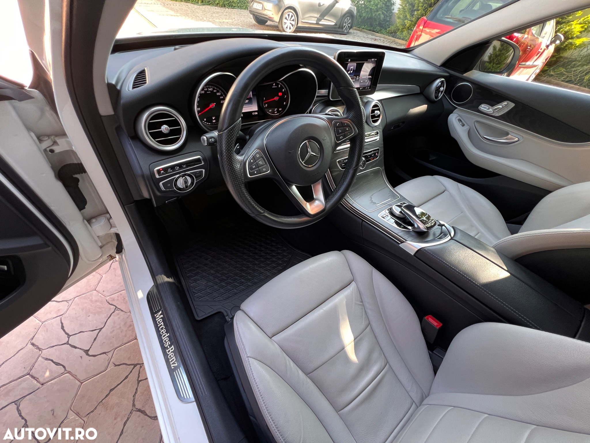 Mercedes-Benz C 400 4MATIC Aut. - 4