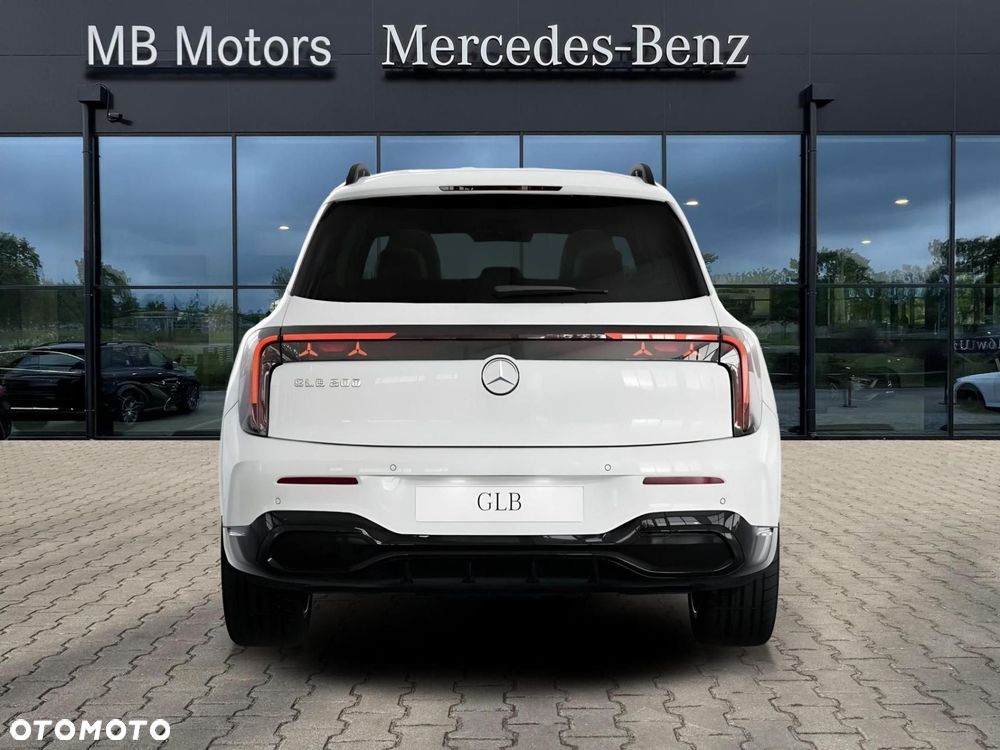 Mercedes-Benz GLB - 9