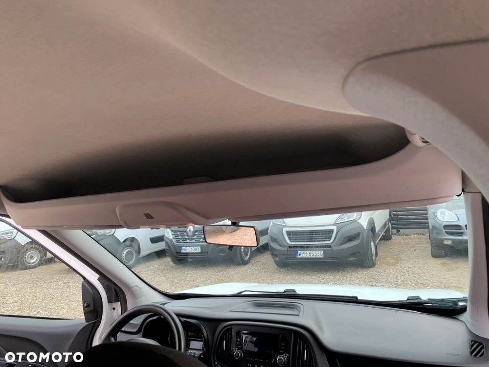 Fiat DOBLO MAXI SX DYNAMIC+ KOMBI VAN MINIBUS WZMOCNIONY 5cio osobowy N1 Homologacja cięż. HAK wpinany, Bagażnik dachowy, Alarm, Parktroniki, Halogeny, Podgrzewane fotele, Koła 16' MOCNY SILNIK 1.6 MultiJet, Emisja spalin Euro6, Skrzynia biegów 6cio stopniowa! - 18