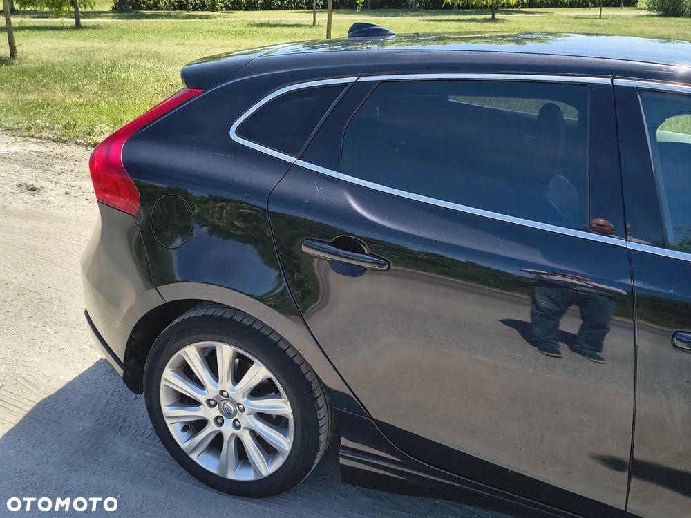 Volvo V40 D2 R-Design - 4