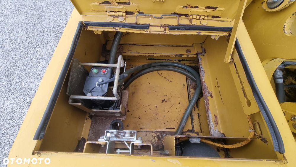 Caterpillar 318C/ Maszyna sprowadzona - 17