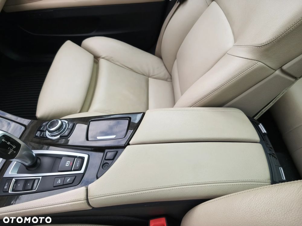 BMW Seria 5 525d xDrive - 21