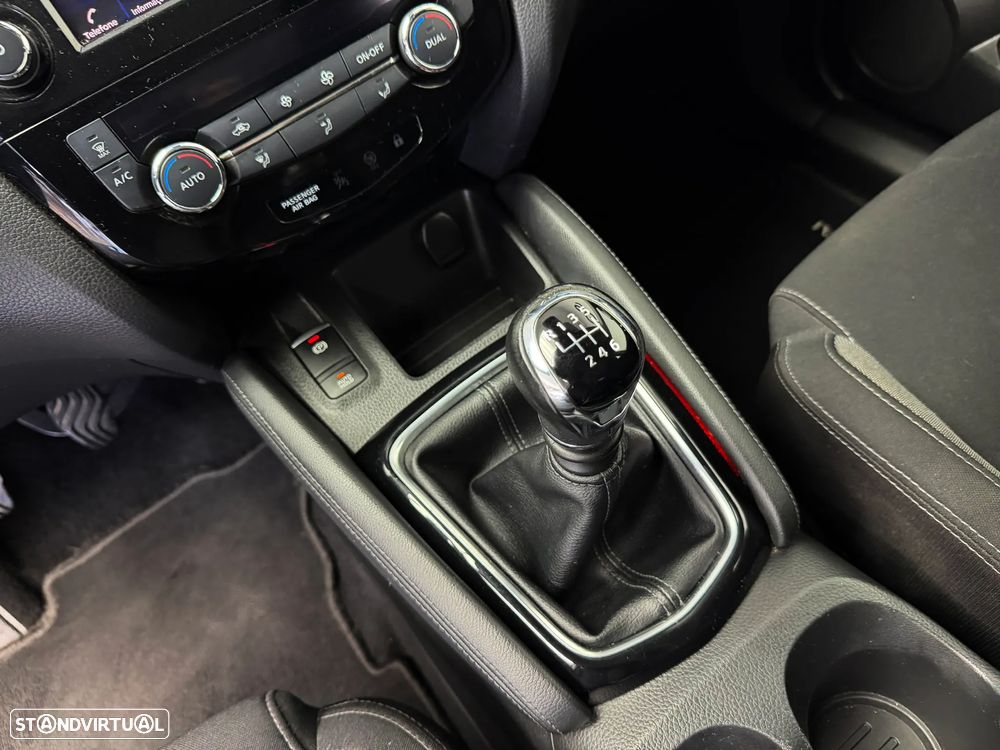 Nissan Qashqai 1.3 DIG-T N-Connecta LED+SKY - 21