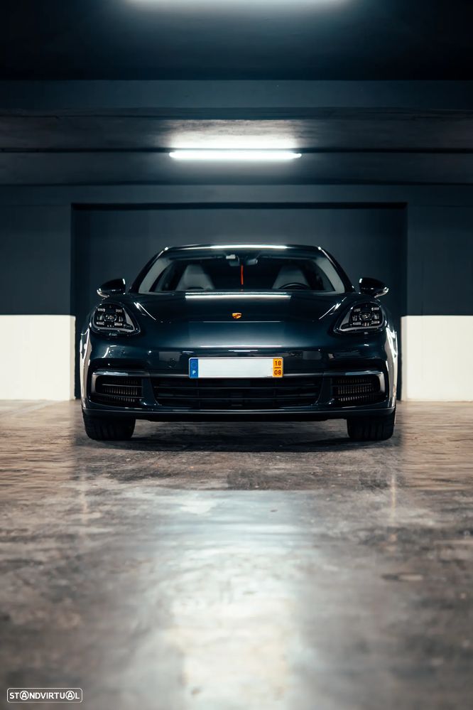 Porsche Panamera Sport Turismo - 1
