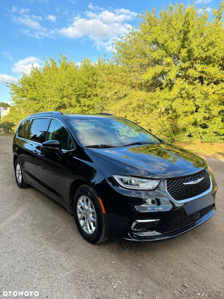 Chrysler Pacifica - 2