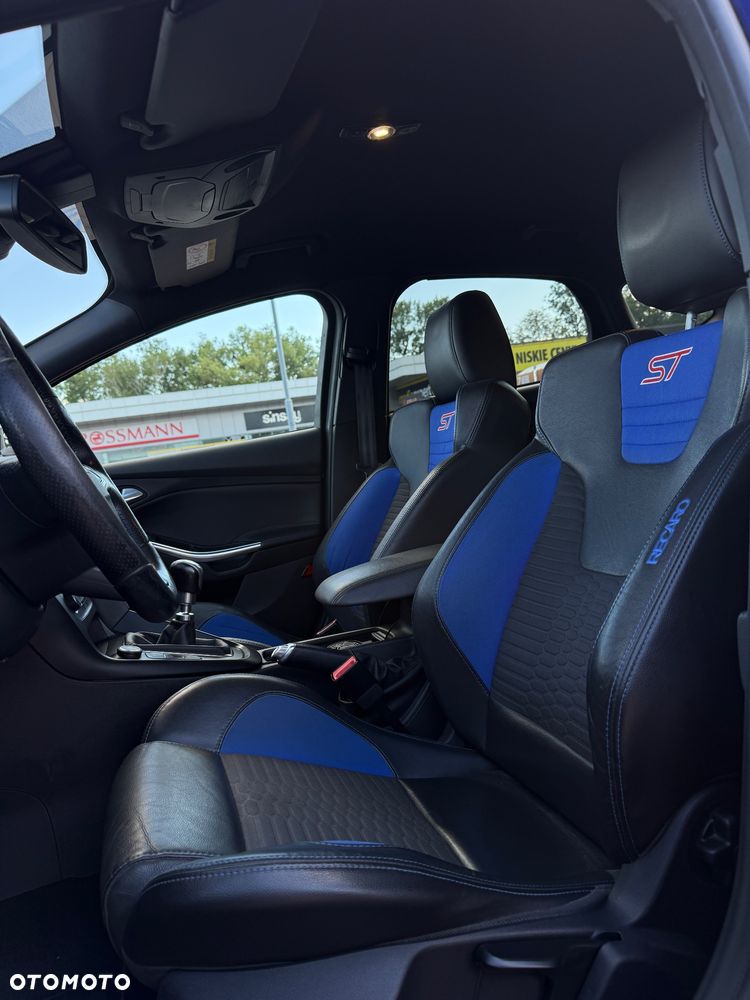 Ford Focus 2.0 TDCi ST - 9