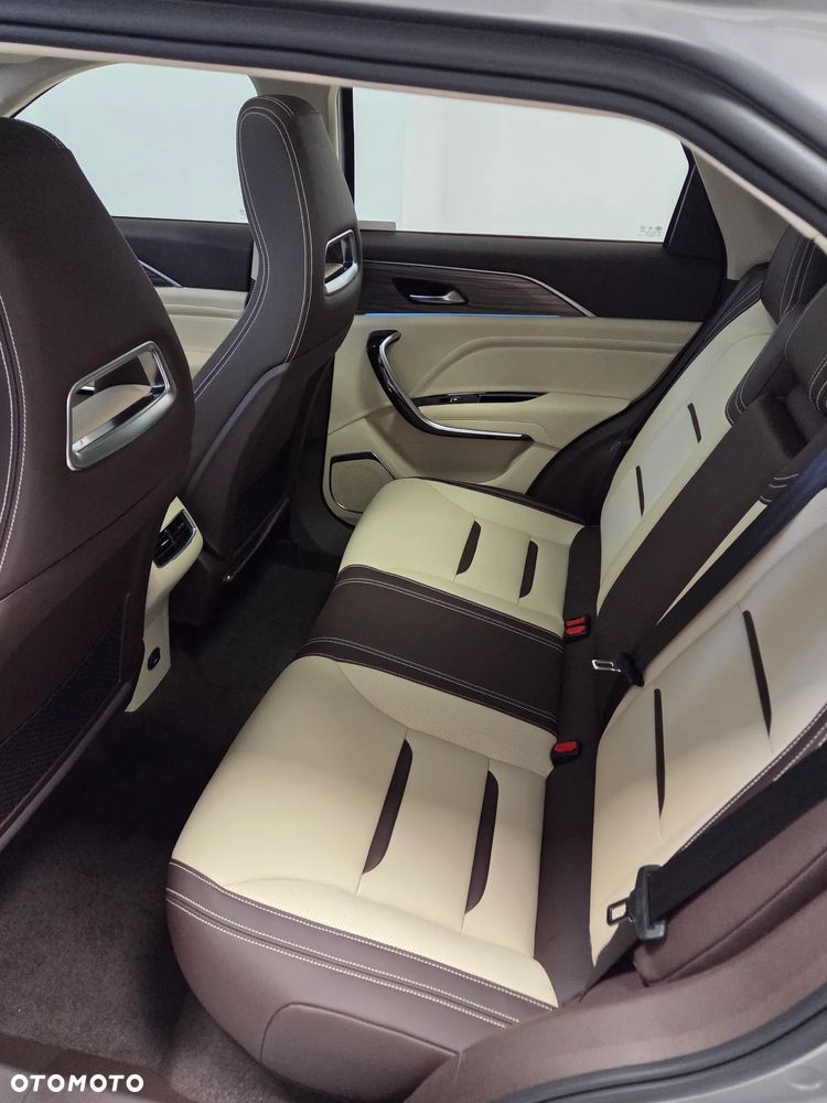 Bestune T77 1.5T Business DCT - 21