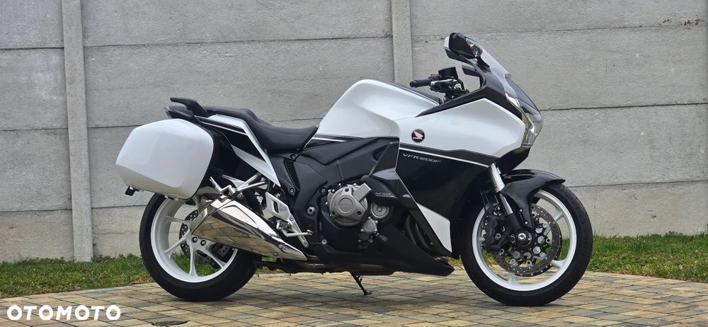 Honda VFR - 10