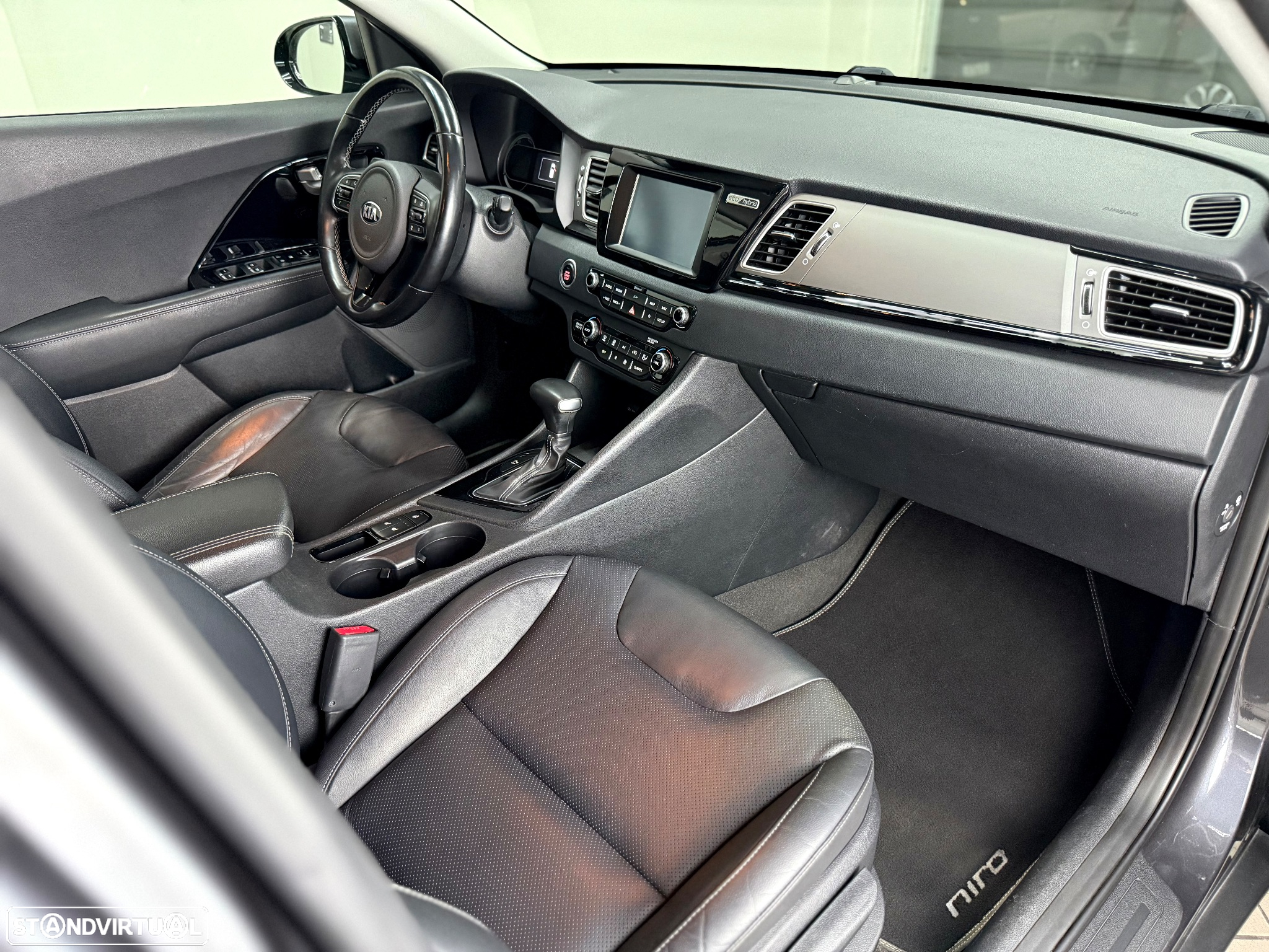 Kia Niro 1.6 GDi HEV Tech - 25