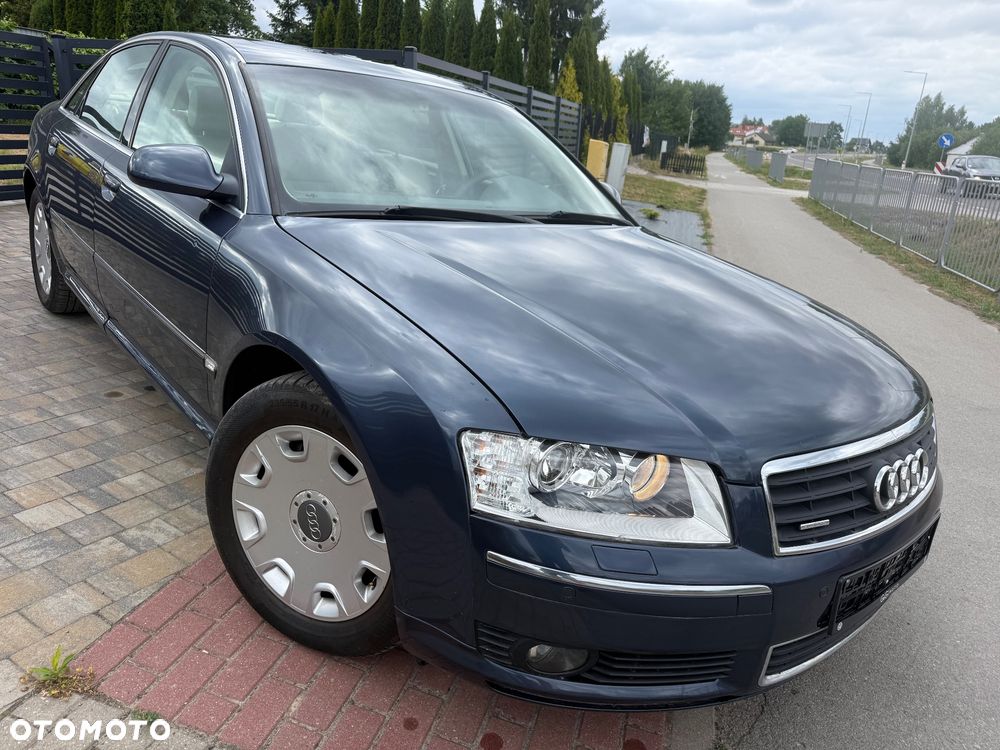 Audi A8 4.2 Quattro - 1