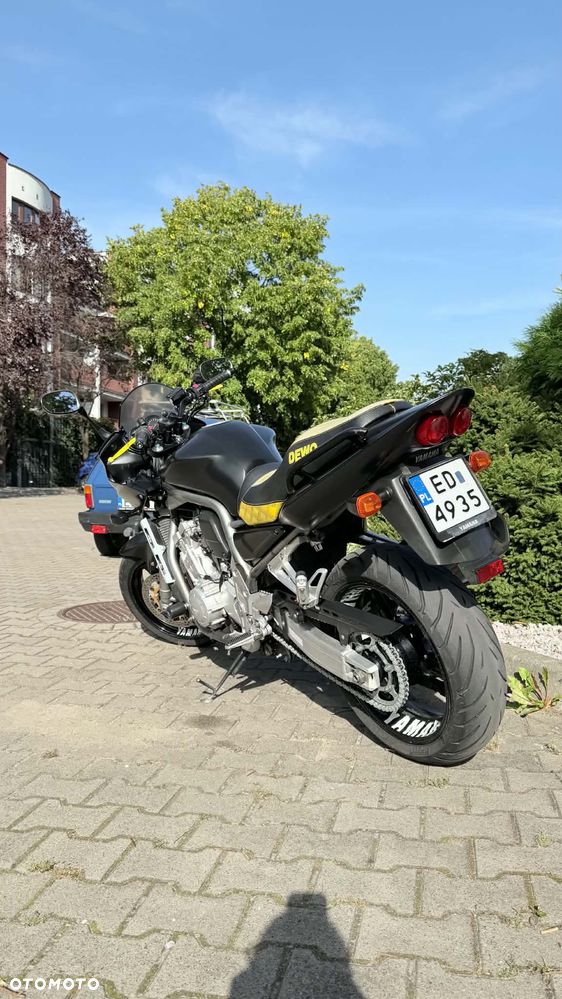 Yamaha FZS - 2
