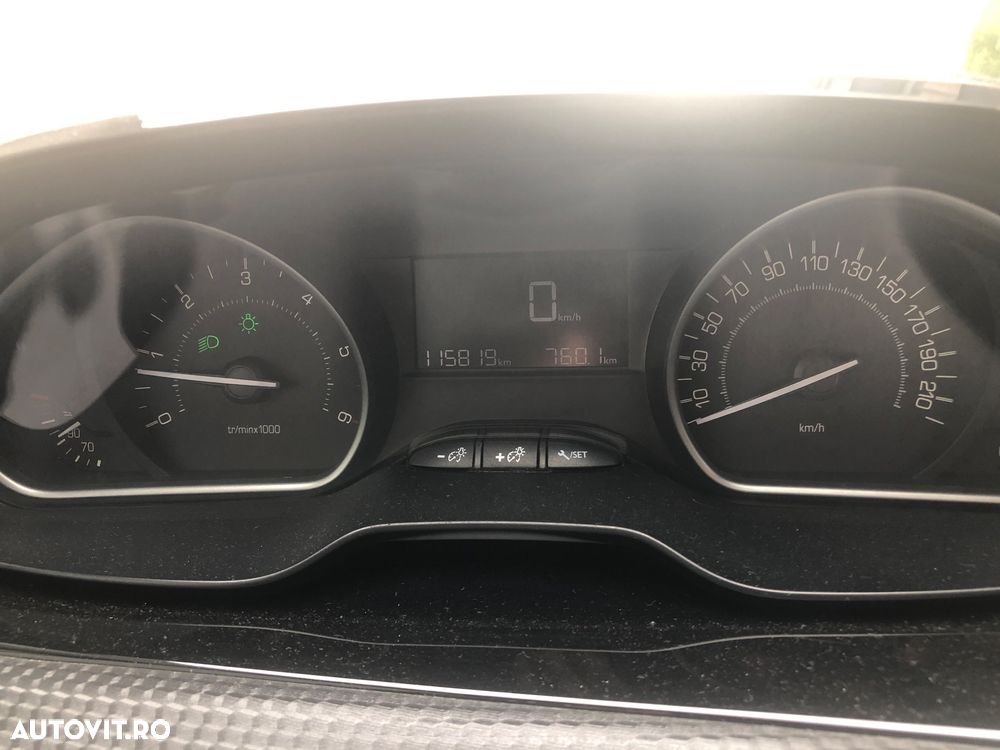 Peugeot 2008 1.6 BlueHDi FAP Active - 3