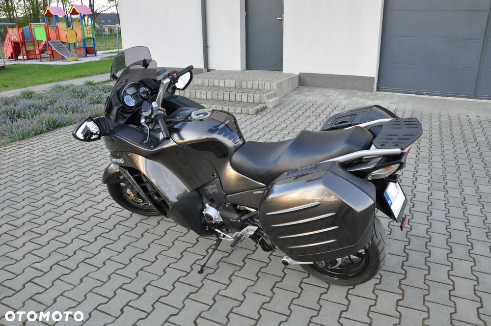 Kawasaki GTR - 2
