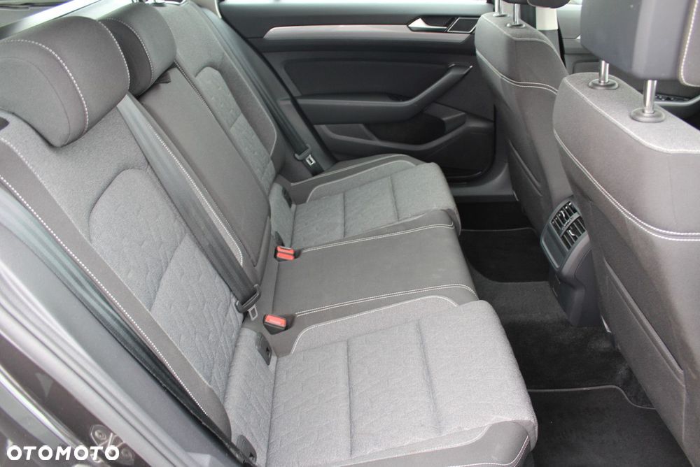 Volkswagen Passat Variant - 15
