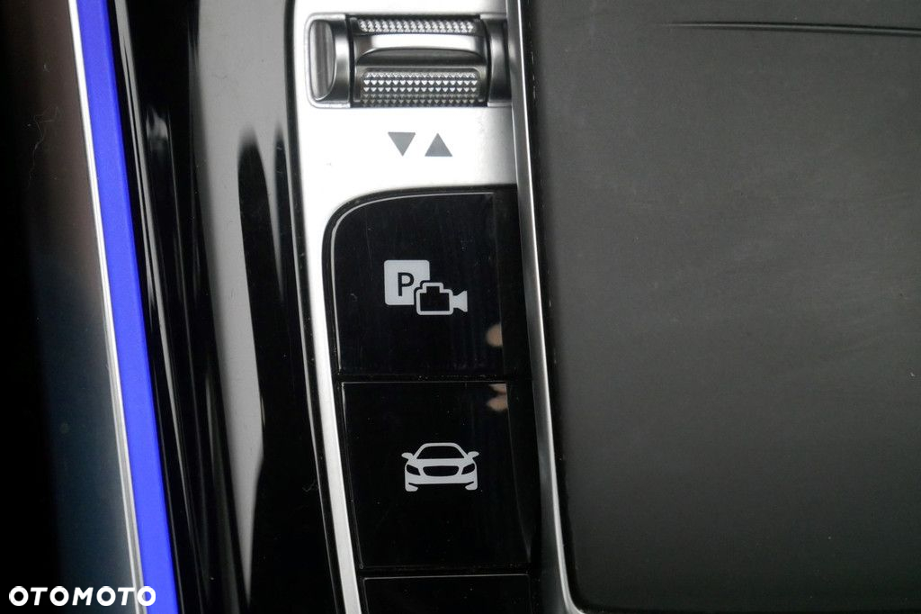 Mercedes-Benz GLB - 21