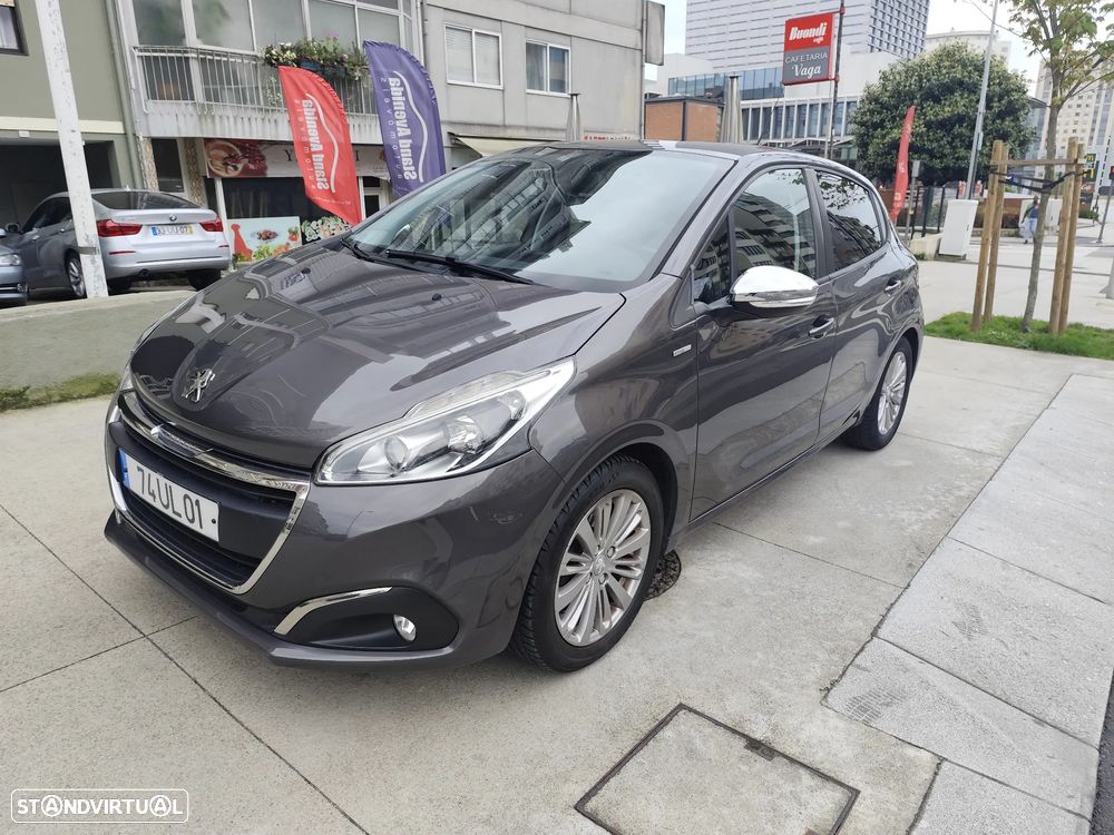 Peugeot 208 1.2 PureTech Style - 1