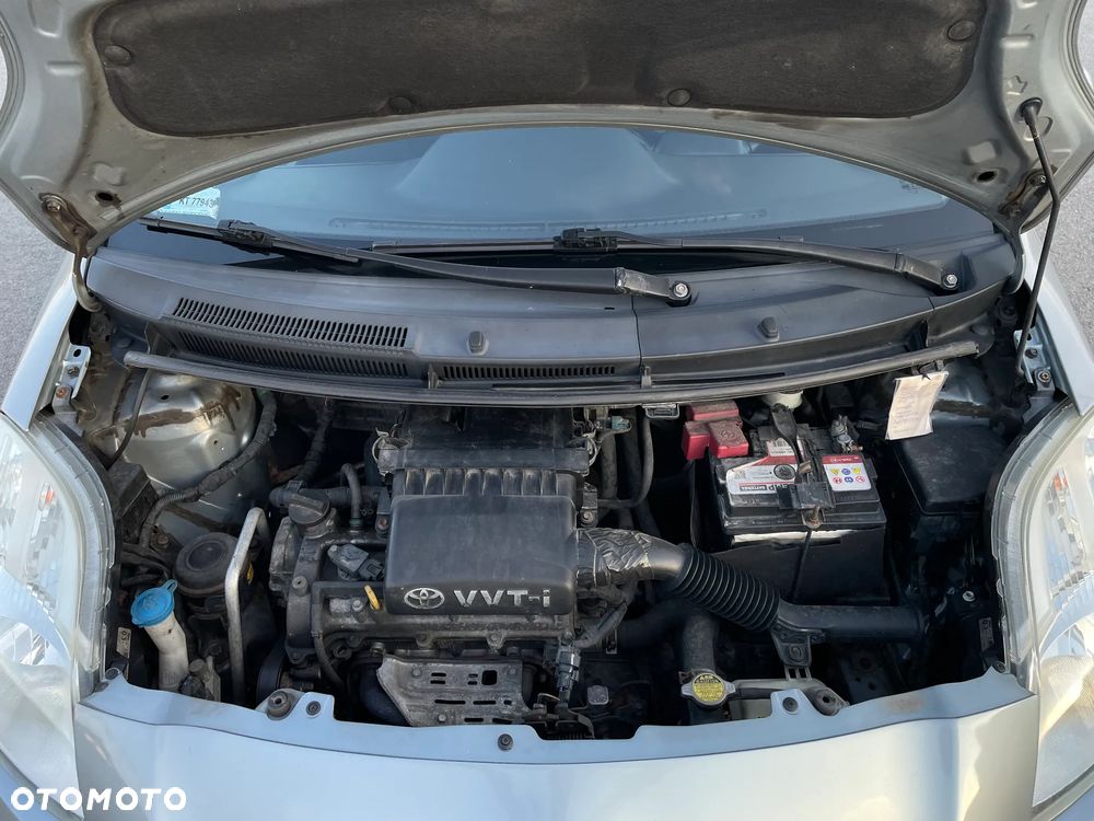 Toyota Yaris 1.3 Luna - 24
