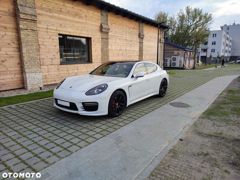Porsche Panamera 4 PDK Edition - 35