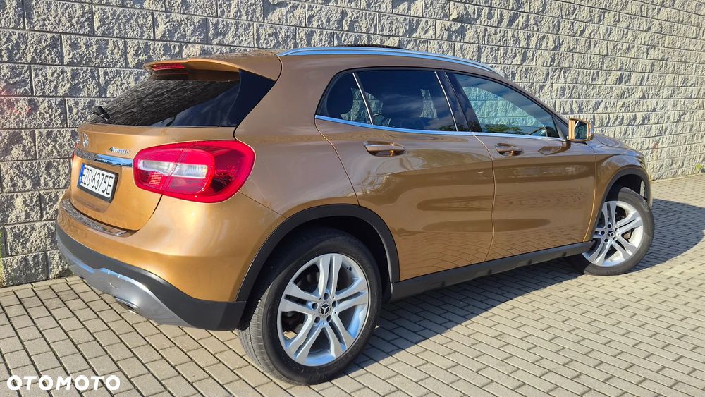 Mercedes-Benz GLA 250 4Matic 7G-DCT - 4