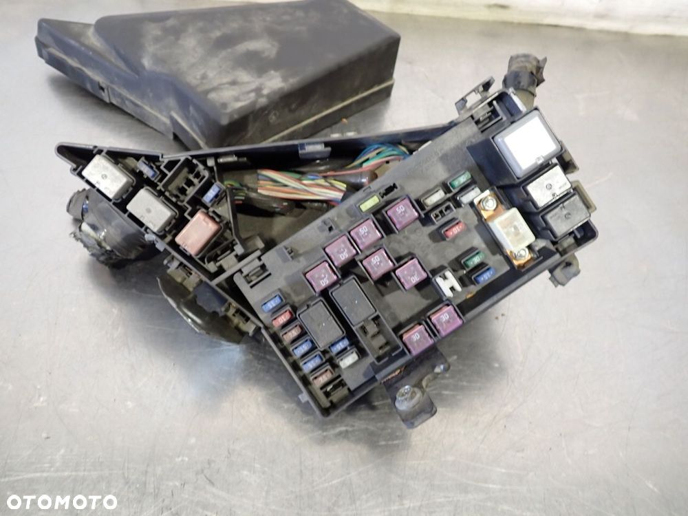 SKRZYNKA BEZPIECZNIKÓW SUBARU IMPREZA 1.5 - 4