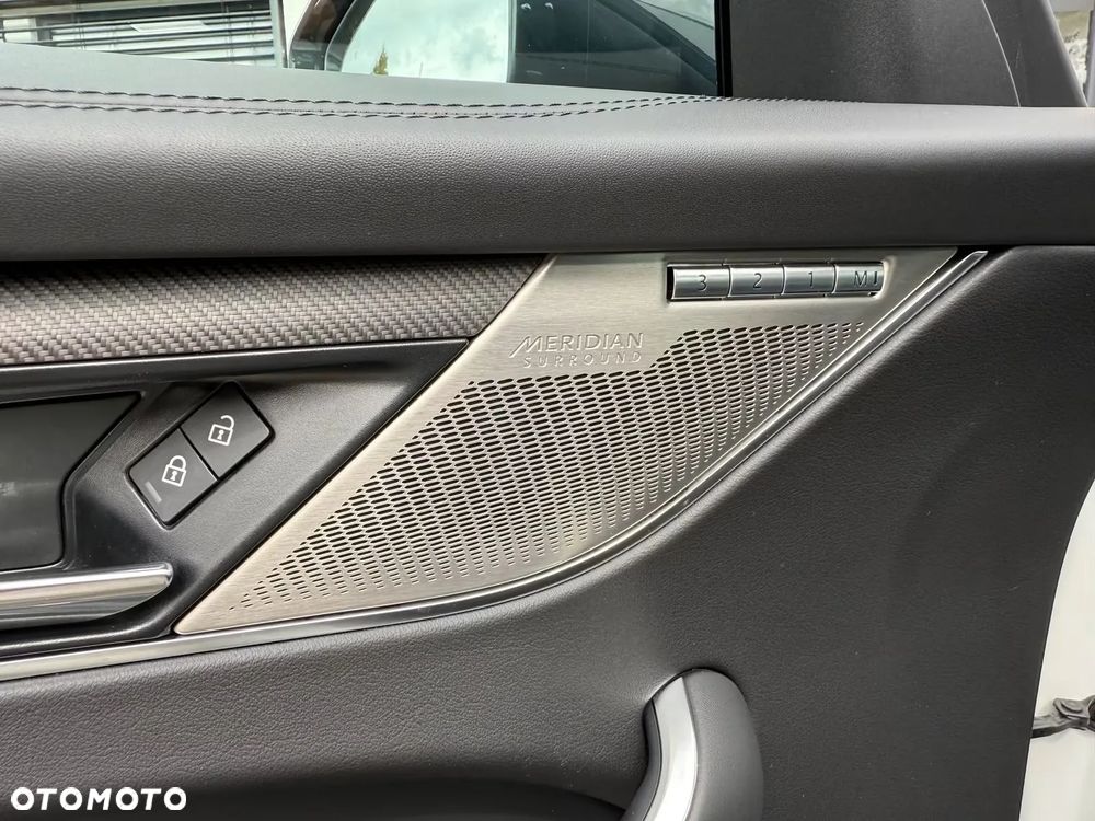 Jaguar F-Pace P550 AWD SVR - 14