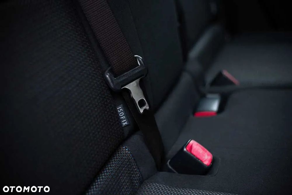 Toyota Auris 1.8 Travel - 26