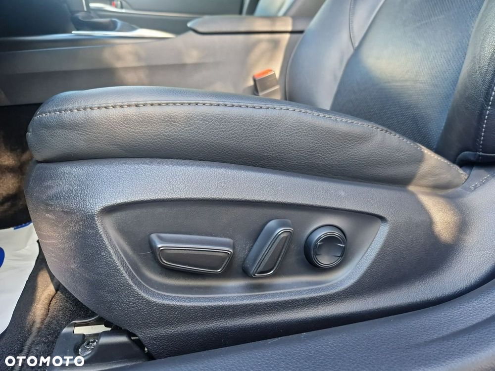 Toyota Camry - 13