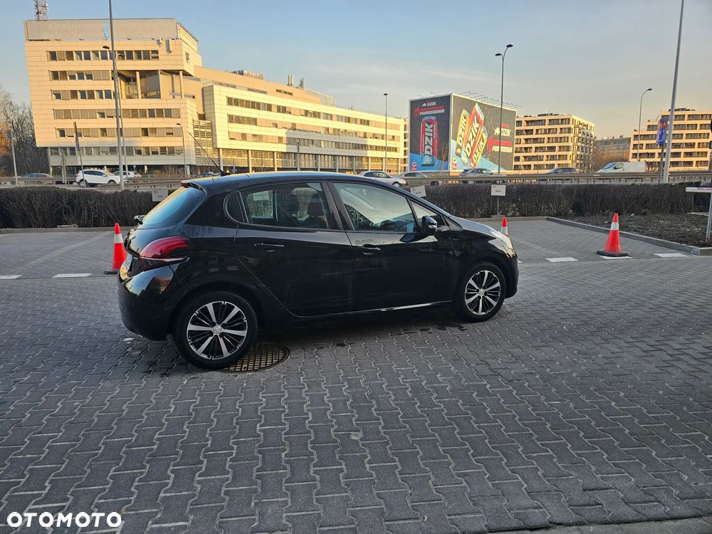 Peugeot 208 PureTech 82 Urban Move - 8