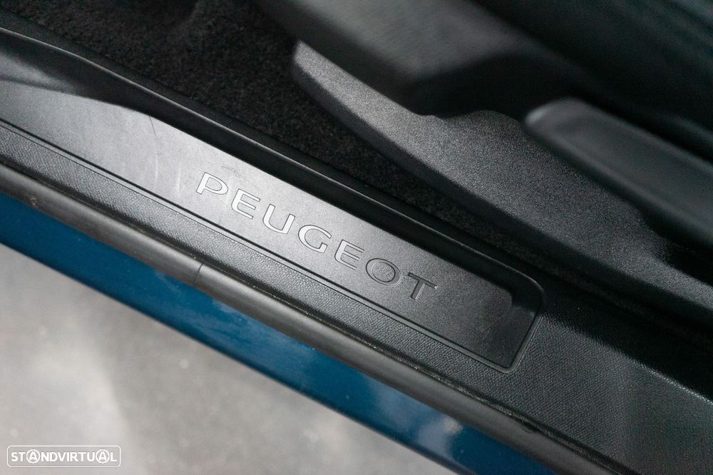 Peugeot 3008 1.6 Hybrid Allure Pack e-EAT8 - 25