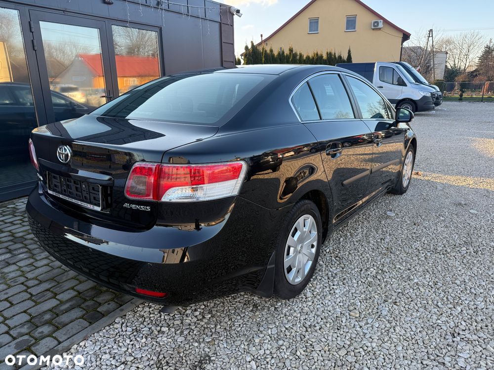 Toyota Avensis - 4