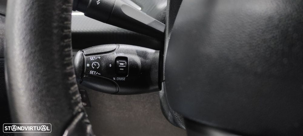 Peugeot 208 1.6 BlueHDi Style - 38