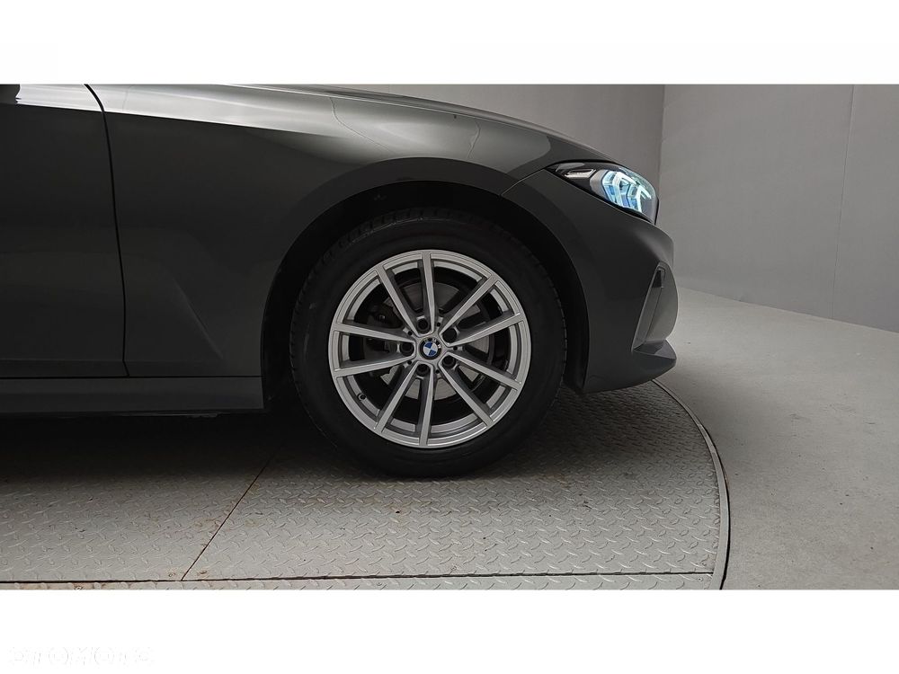 BMW Seria 3 - 25