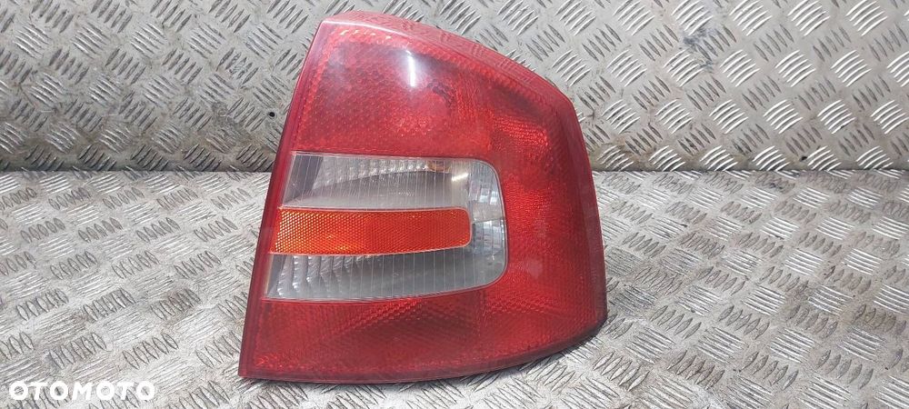 LAMPA PRAWY TYŁ OCTAVIA II LIFTBACK + WKŁAD EUROPA 1Z5945096A - 1