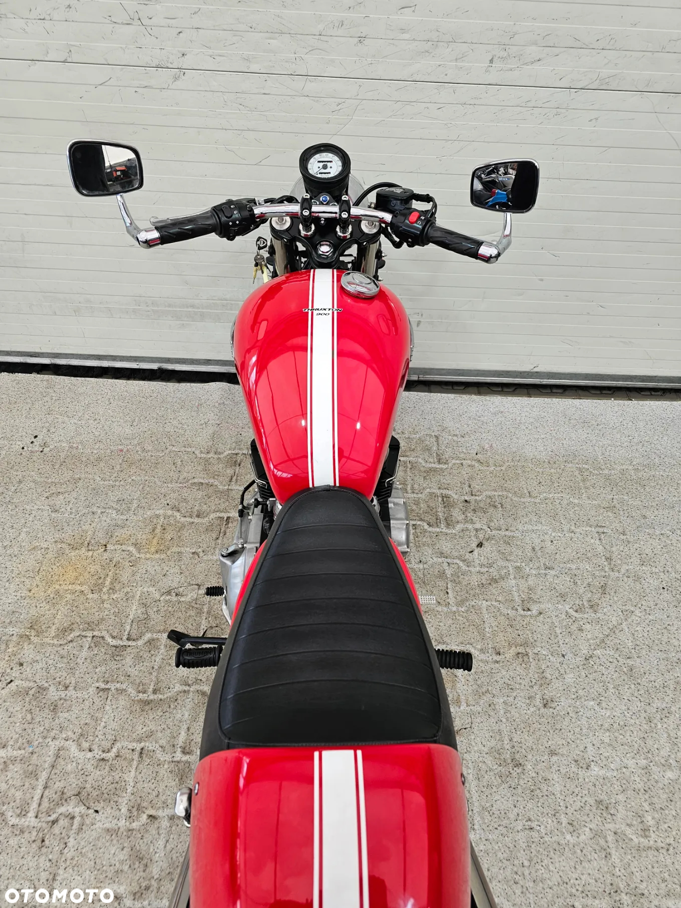 Triumph Thruxton - 30