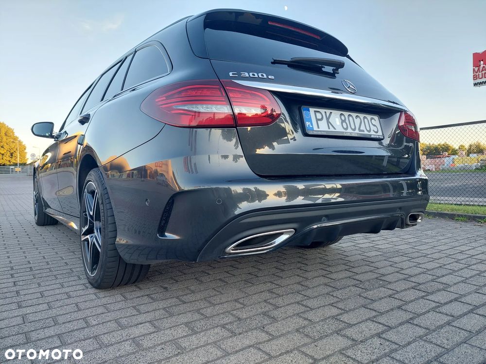 Mercedes-Benz Klasa C 300 e 9G-TRONIC AMG Line - 21