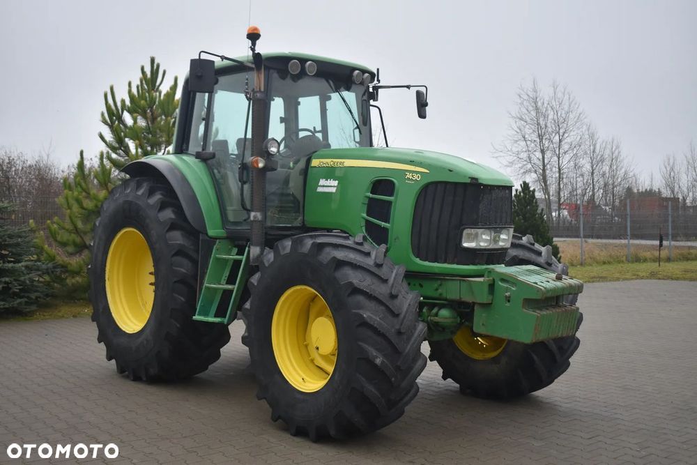 John Deere 7430 - 10