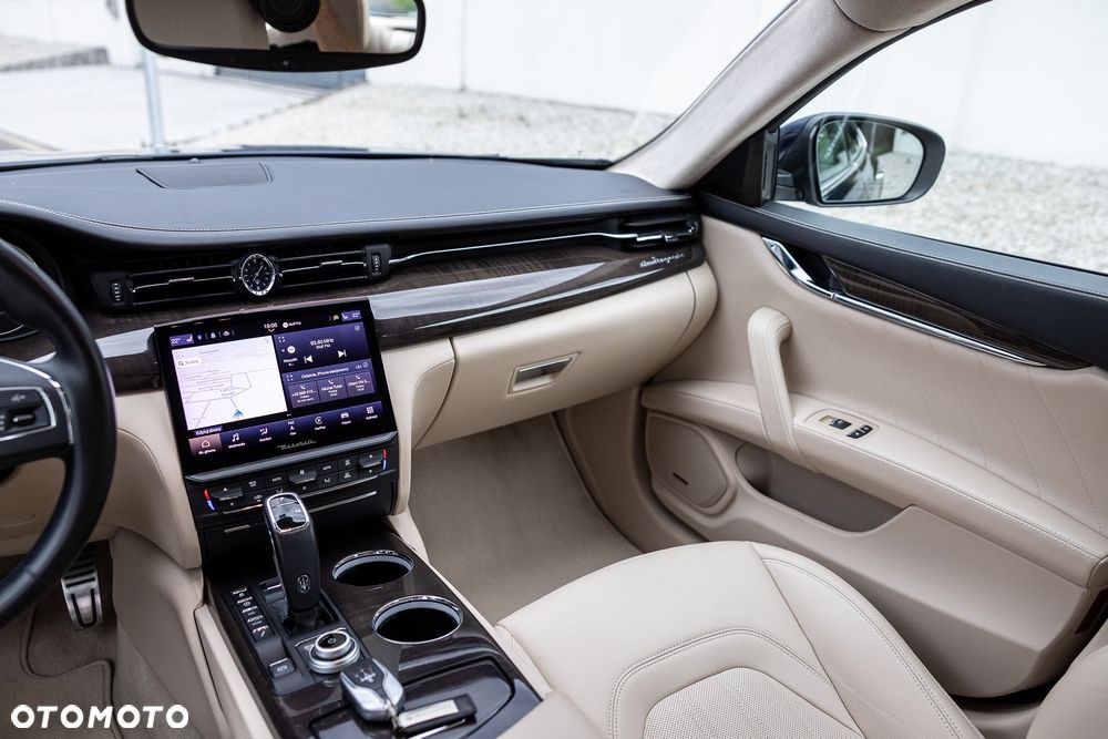 Maserati Quattroporte GranLusso S - 26